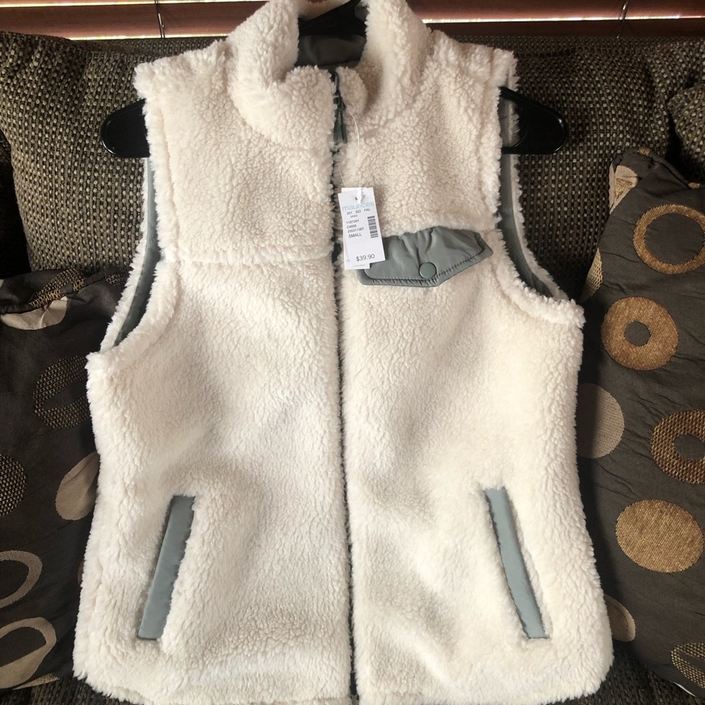 Maurices White and Gray Fluffy Vest